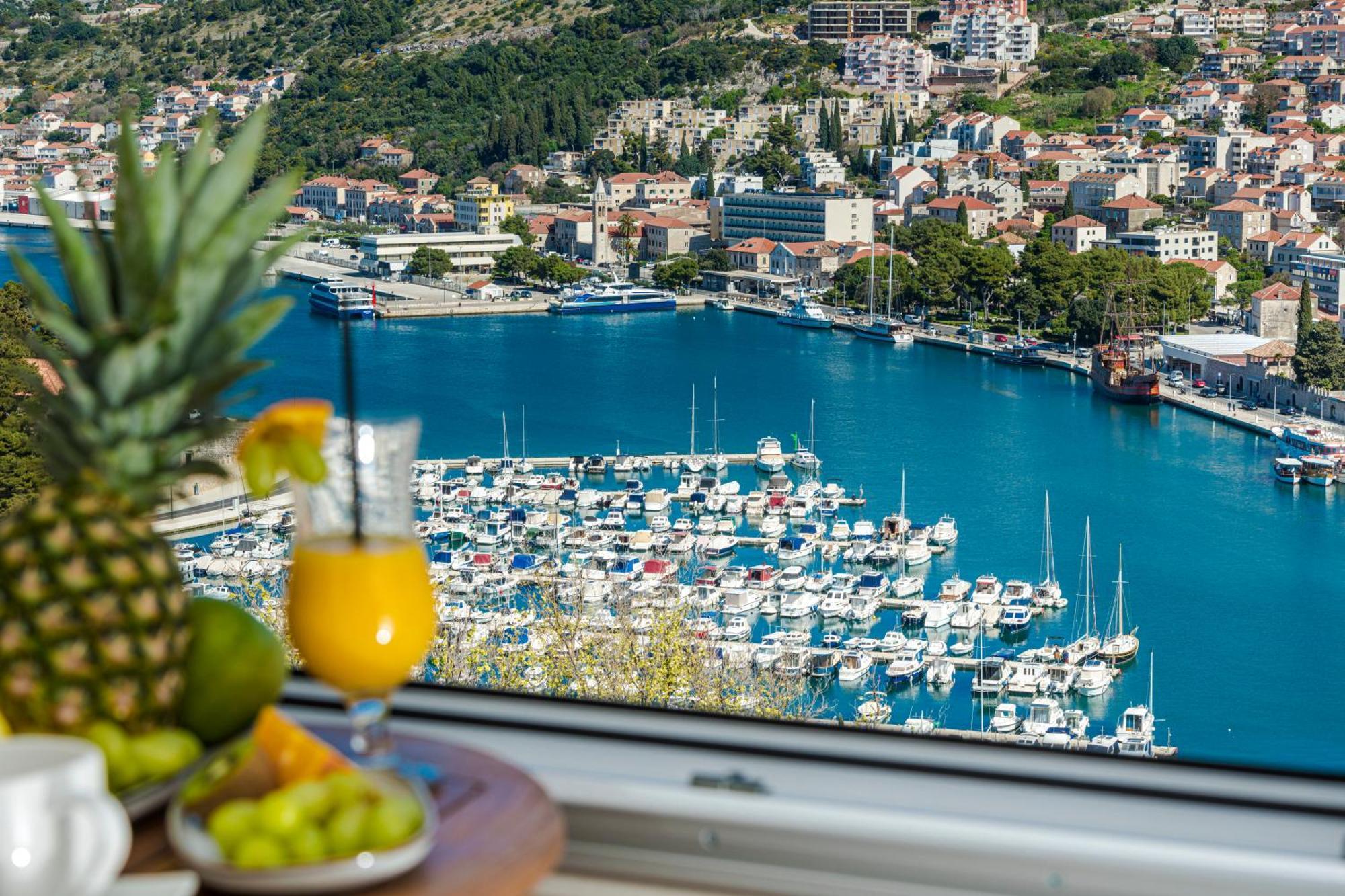 Antonija With Sea View Apartman